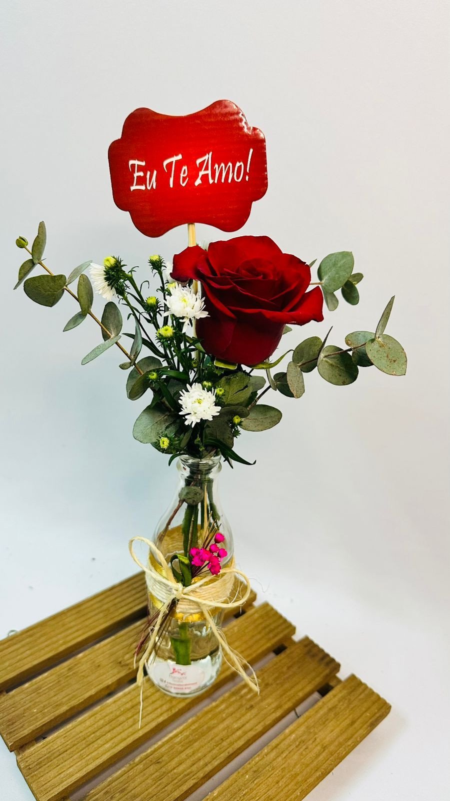 Garrafa com Rosa 