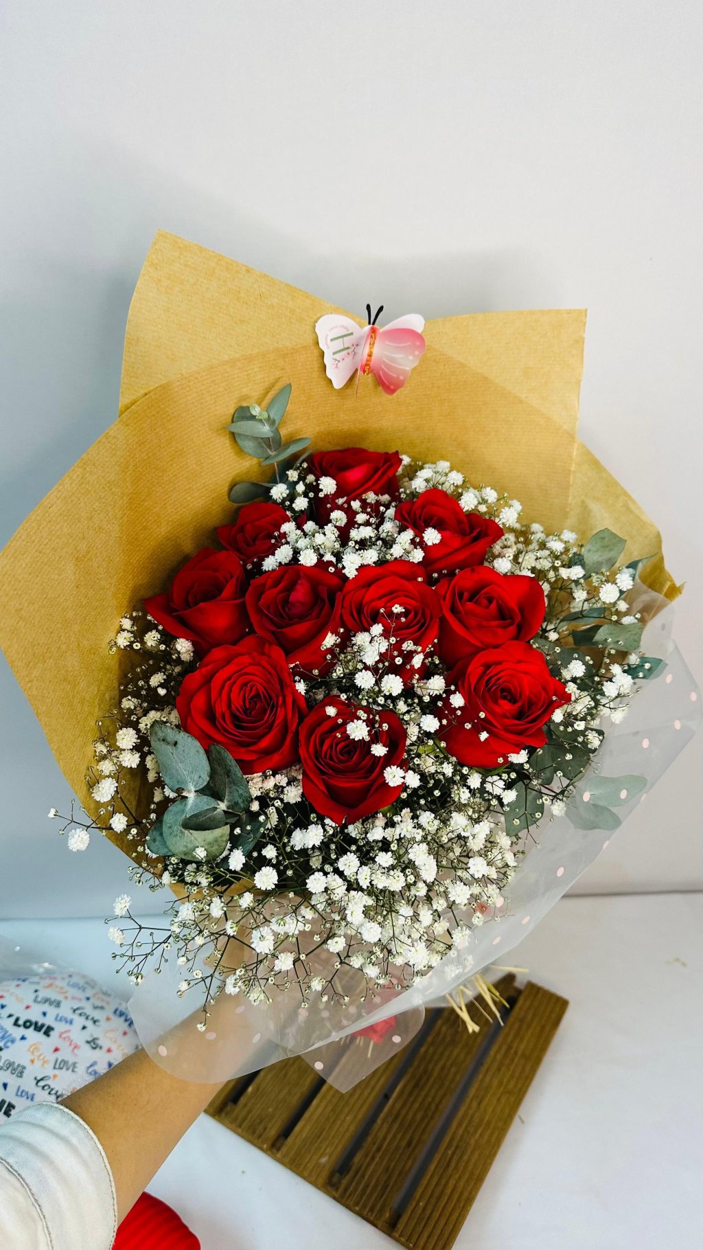 Bouquê 8 rosas + Egpcio