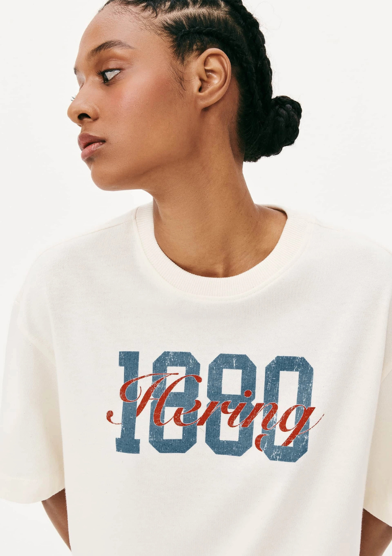 Camiseta Feminina Oversized Estampada 1880