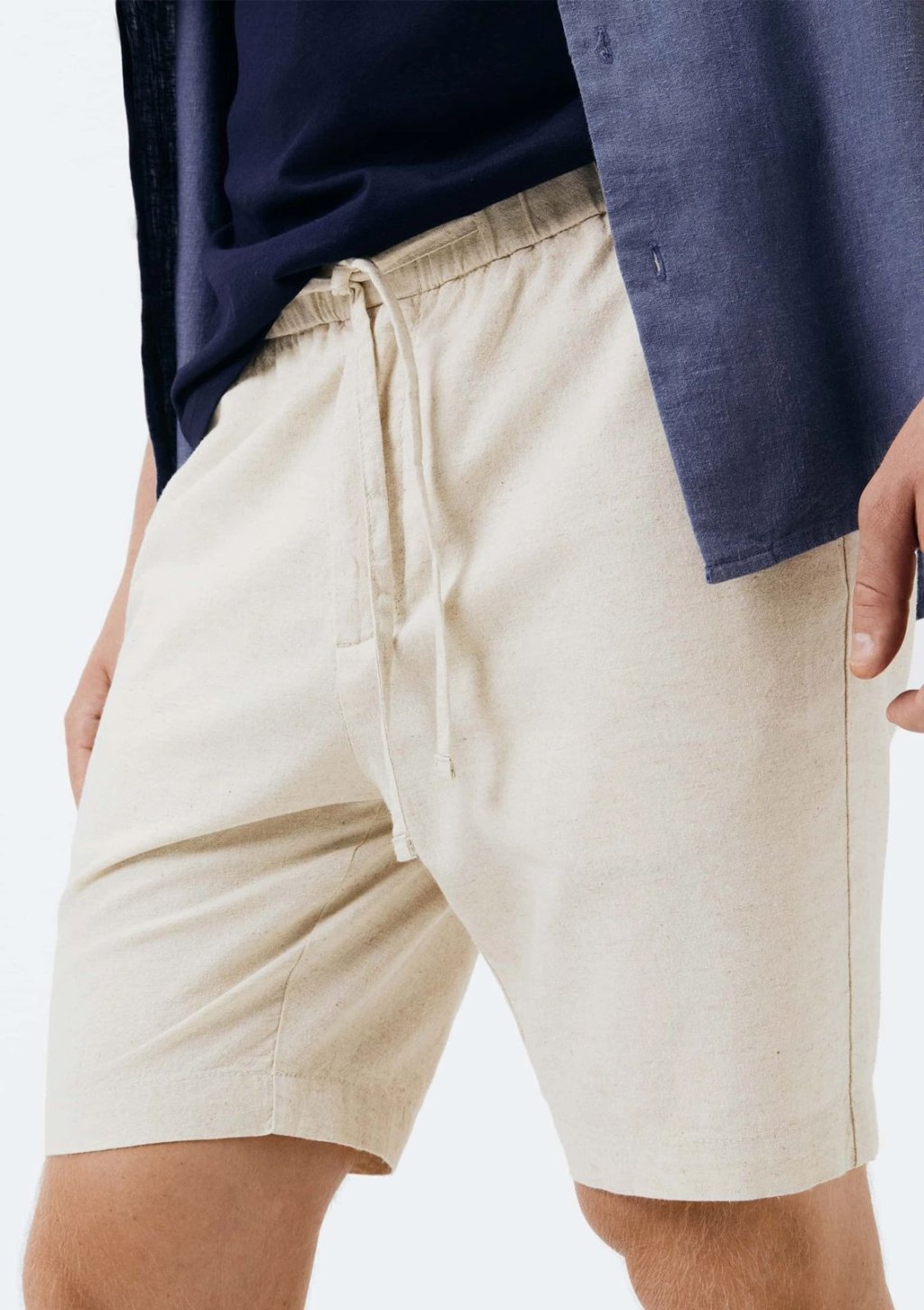 Bermuda masculina em linho com amarração cru