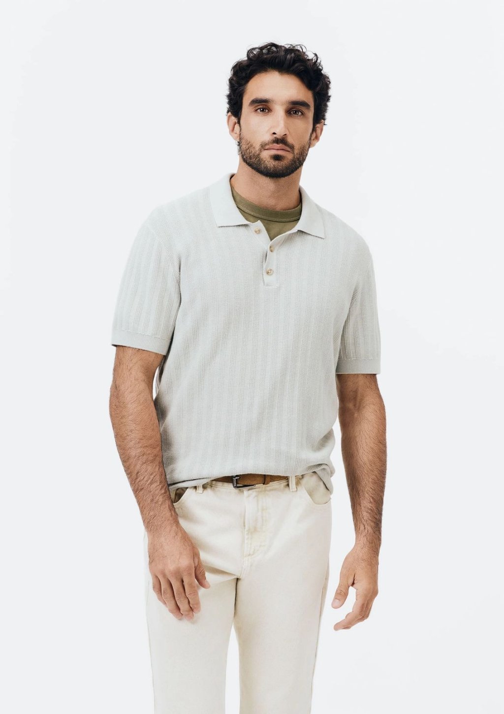 Polo masculina em tricô cinza claro