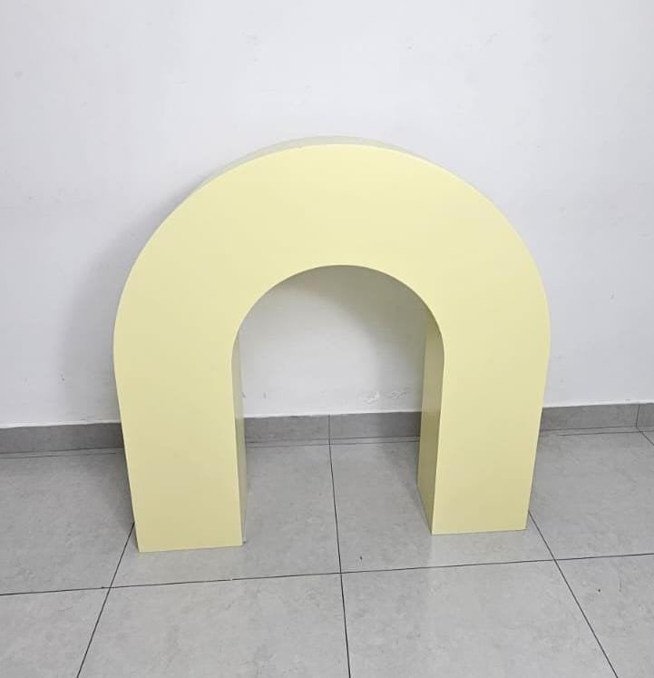 Painel Arco Table