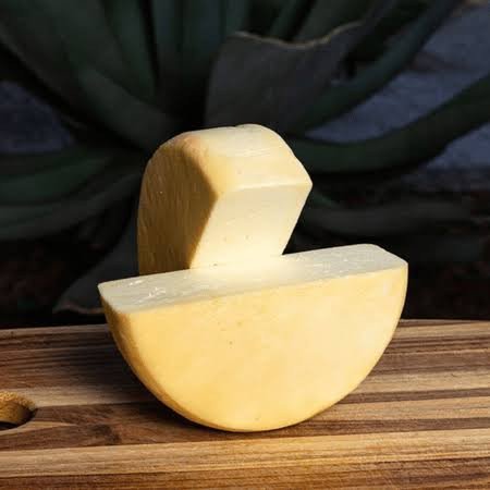 Queijo Canastra Meia Cura 