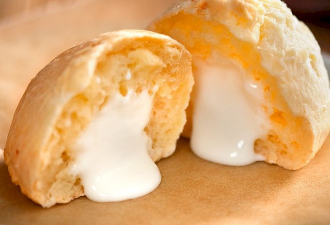 Pão de  Queijo Recheado com Requeijão