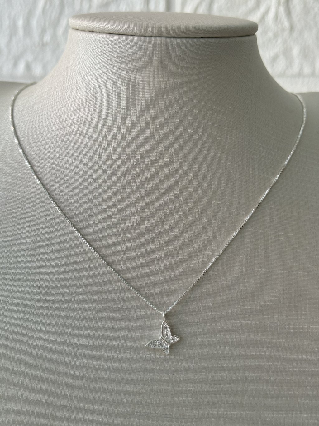 COLAR BORBOLETA 45CM 