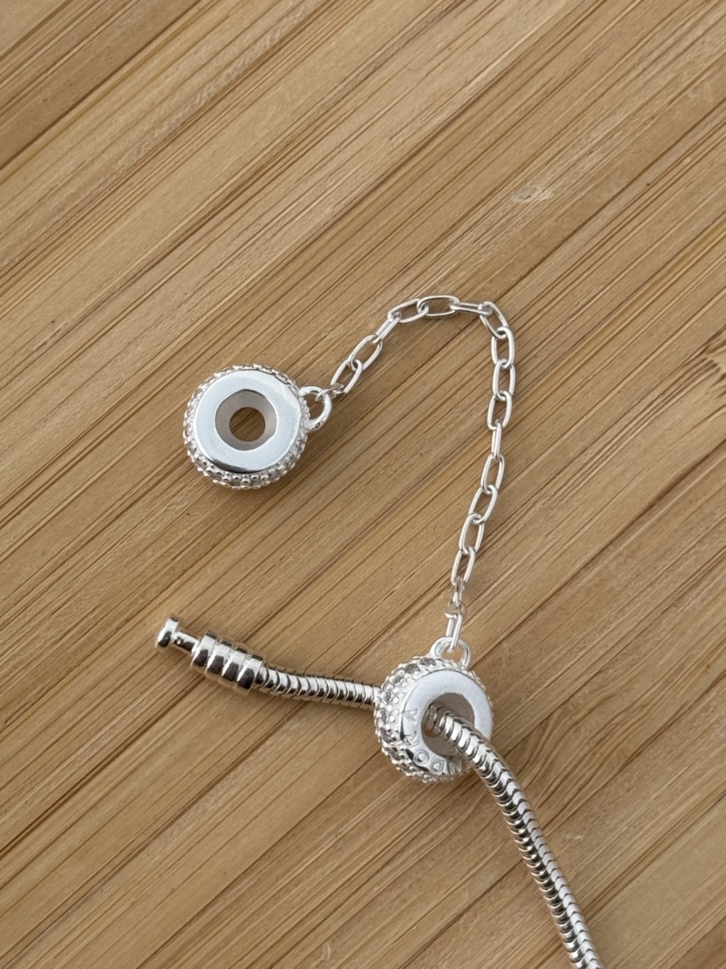 TRAVA DE SEGURANÇA SILICONE CRAVEJADA 