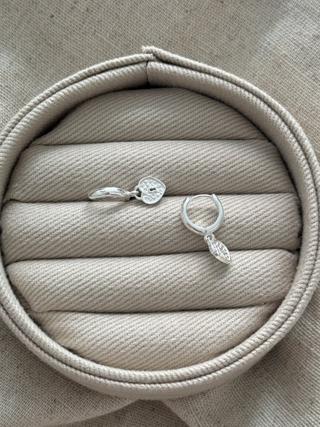 BRINCO ARGOLINHA CLICK + CORAÇÃO CADEADO 