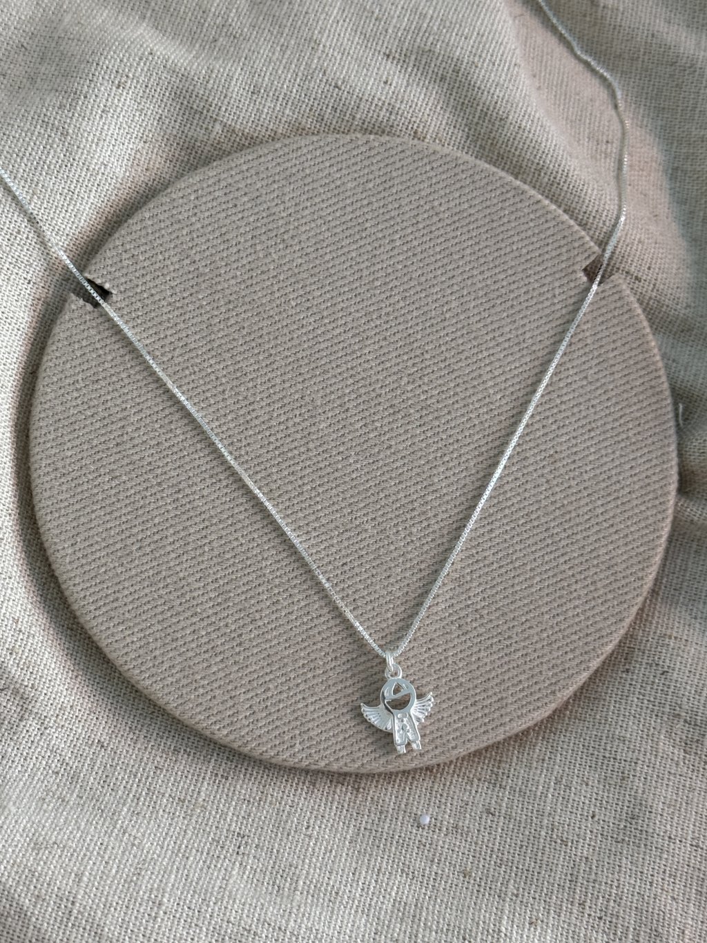 COLAR ANJO MENINO 45CM