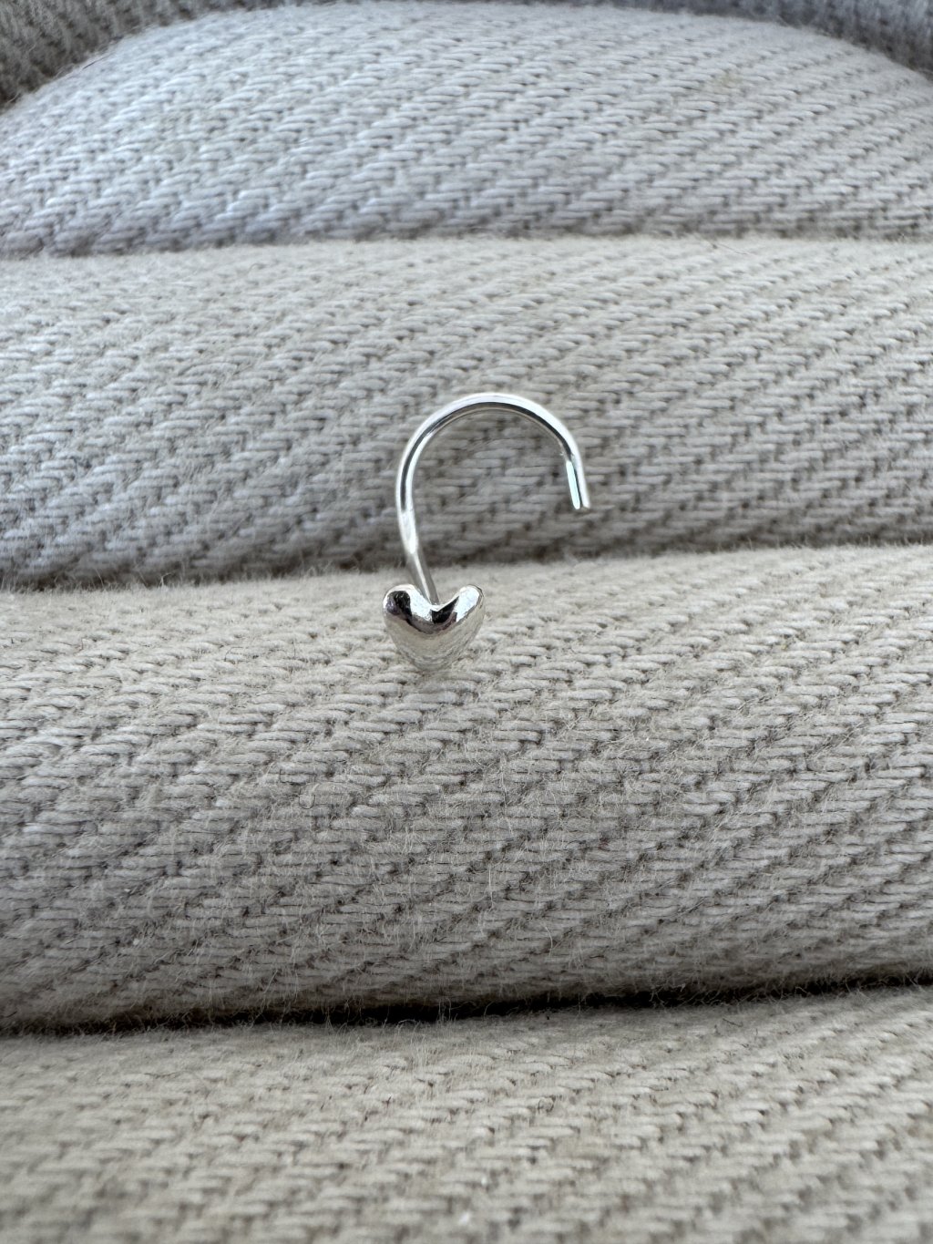 PIERCING NARIZ CORAÇÃO 