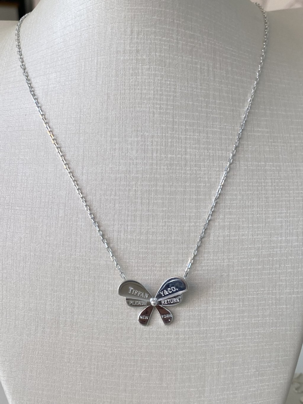 COLAR BORBOLETA TIFFANY 40CM