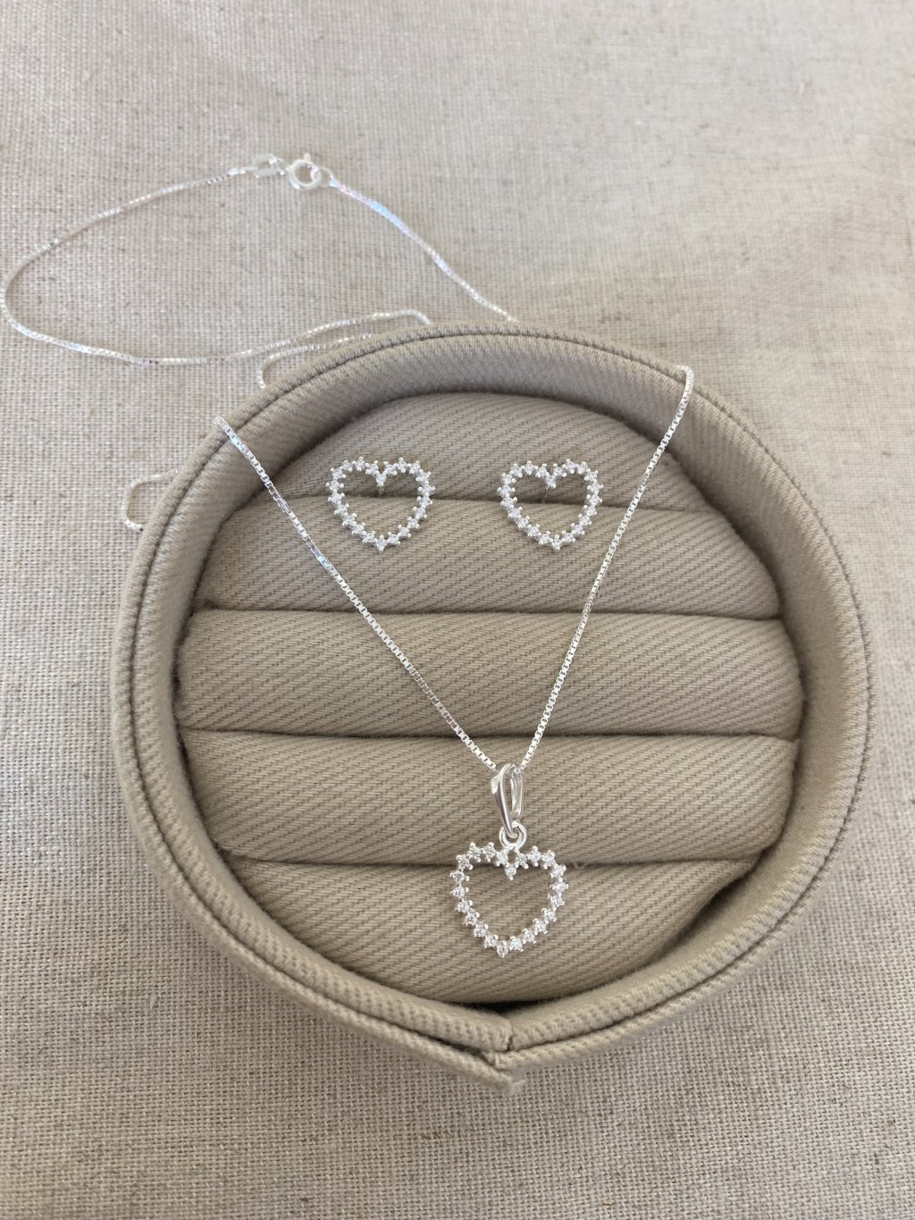 CONJUNTO CORAÇÃO CRAVEJADO 45CM