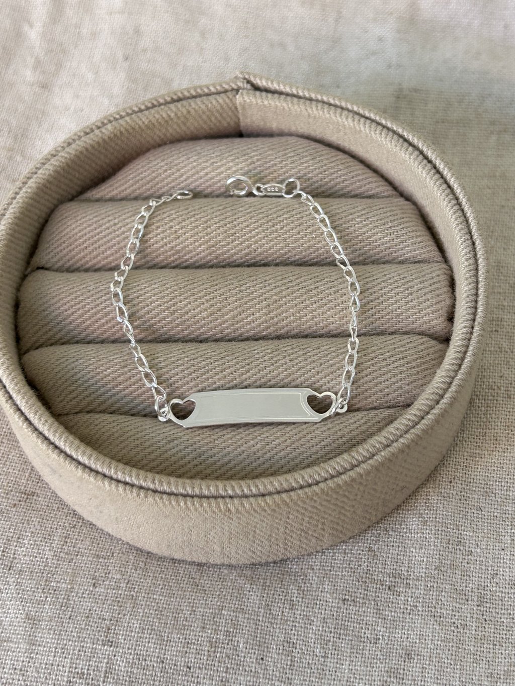 PULSEIRA INFANTIL PLAQUINHA CORAÇÃO 15CM