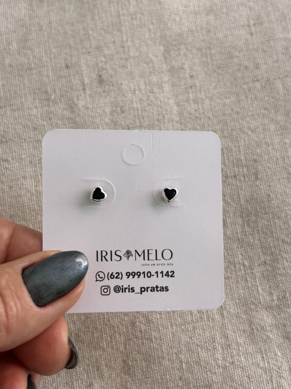 BRINCO PEDRA CORAÇÃO PRETO