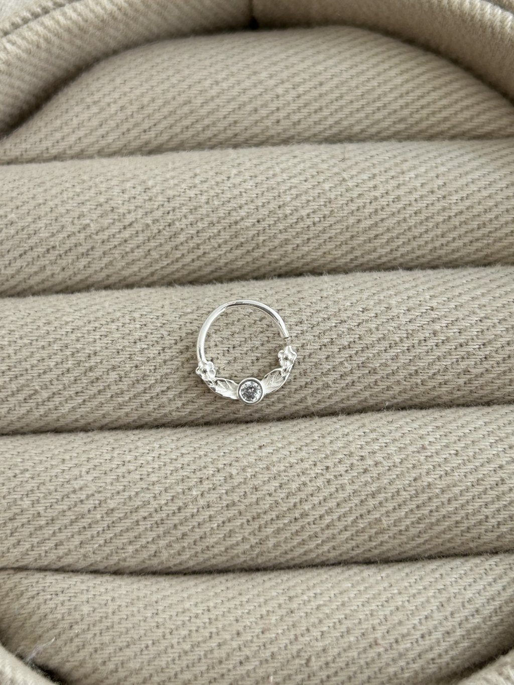 PIERCING PEDRA FOLHA FLOR 1CM