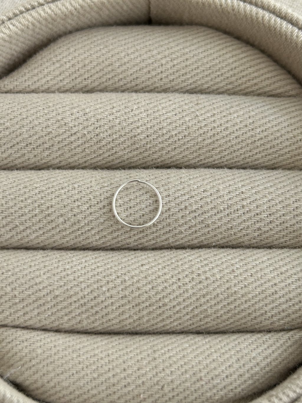 PIERCING ARGOLINHA LISA 0,9CM