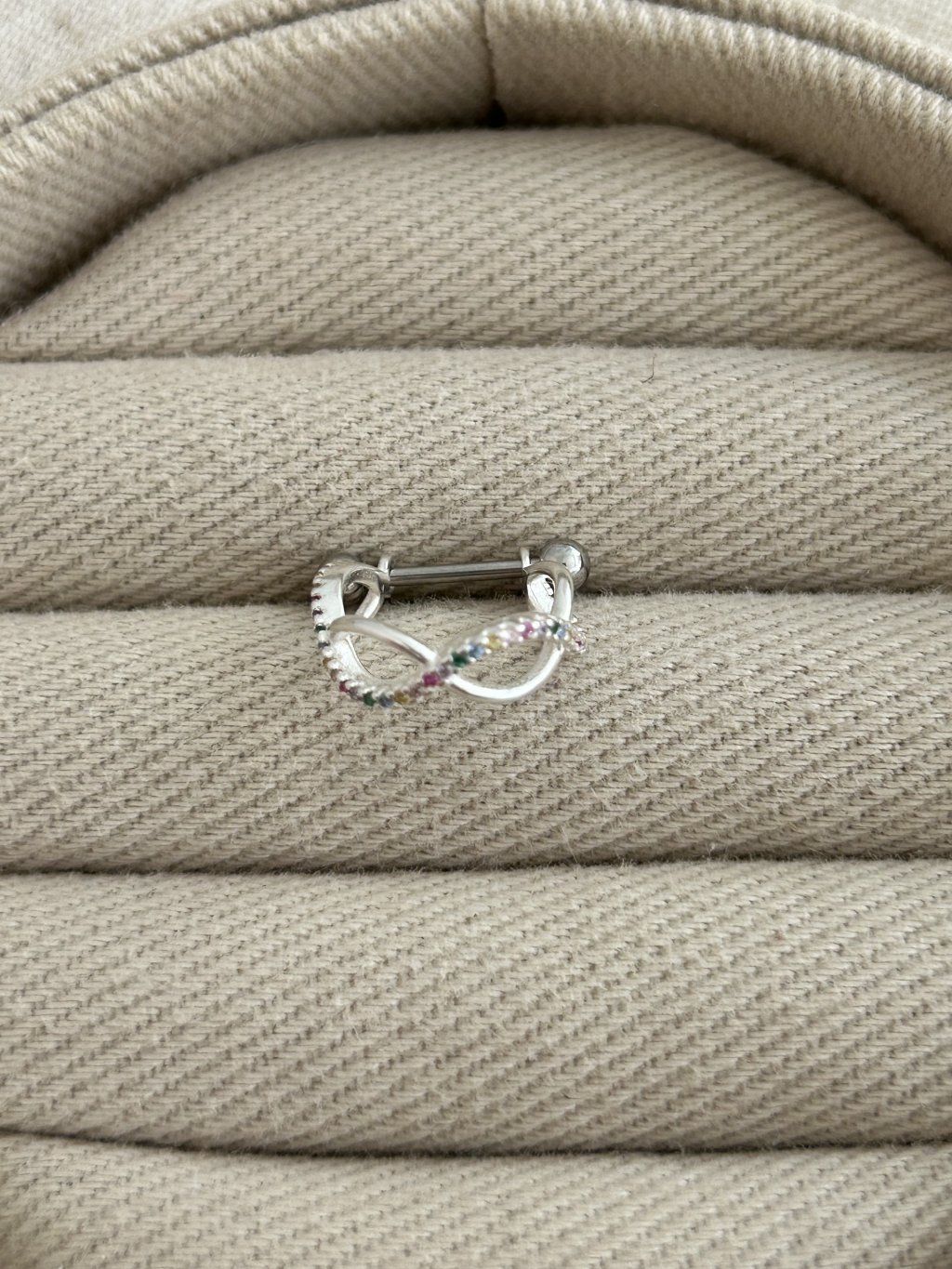 PIERCING CONCH INFINITOS  PEDRAS COLOR +HASTE EM AÇO 1.4CM