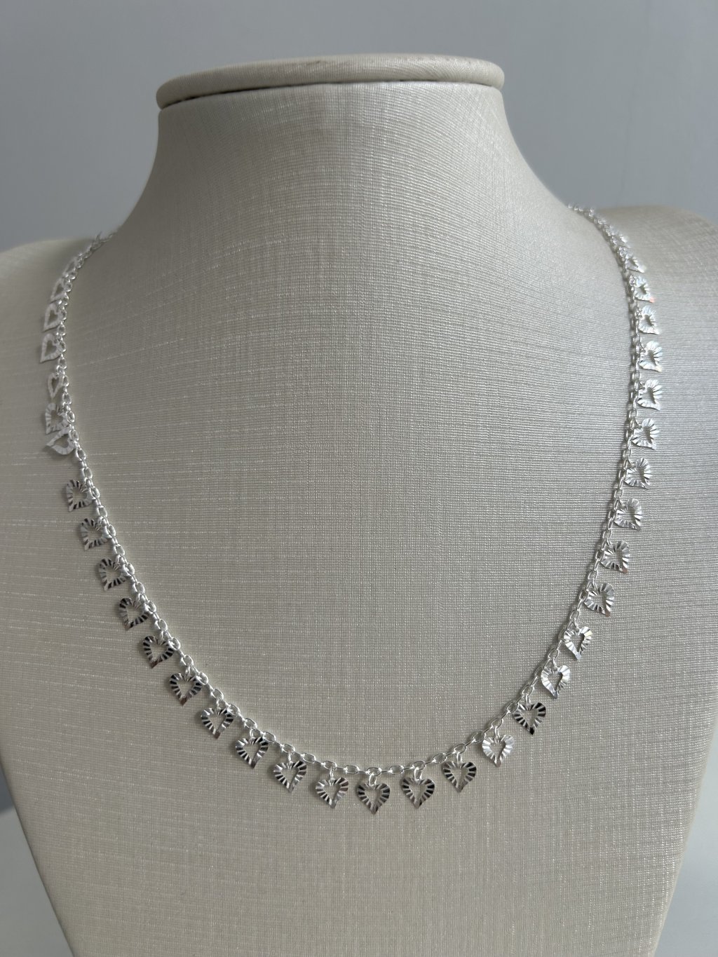 COLAR CORAÇÕES 40CM