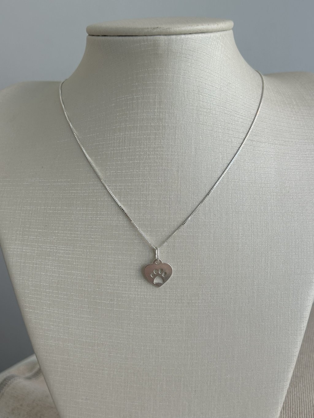 COLAR INFANTIL CORAÇÃO PATA 40CM
