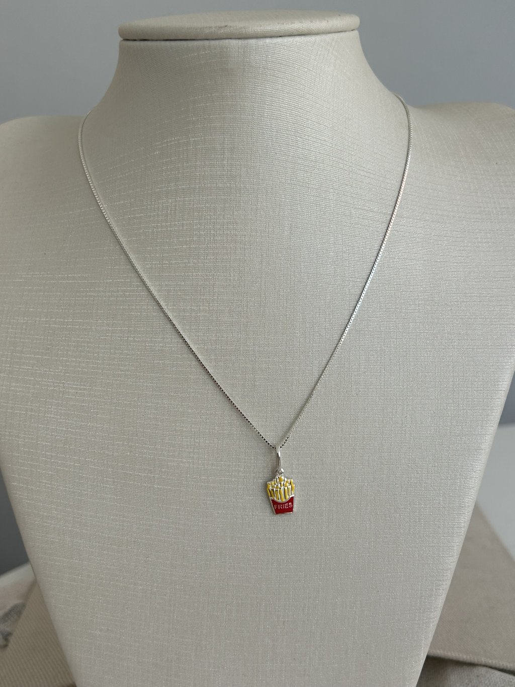 COLAR INFANTIL BATATA FRITA 35CM