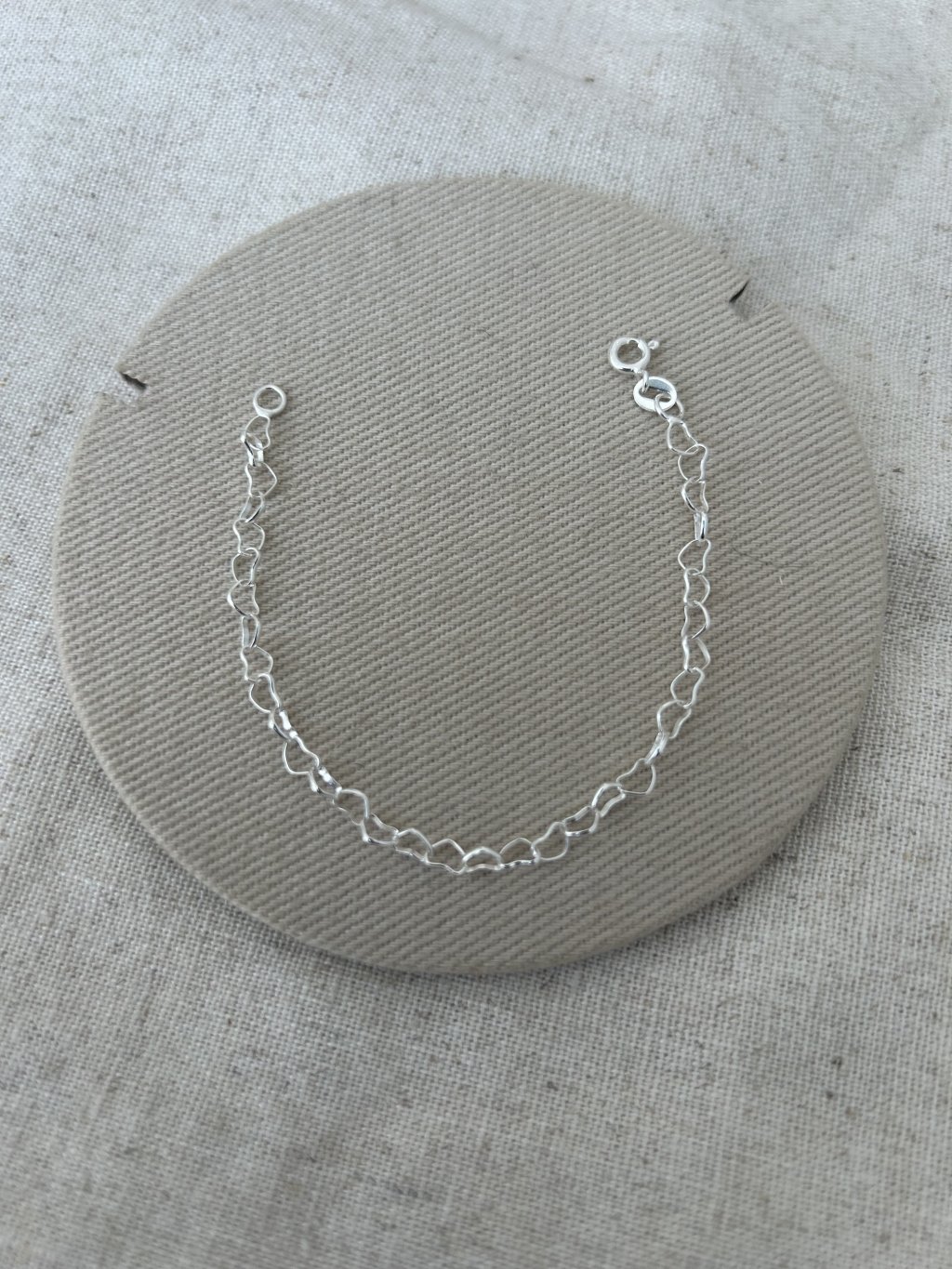 PULSEIRA INFANTIL CORAÇÕES 15,5CM