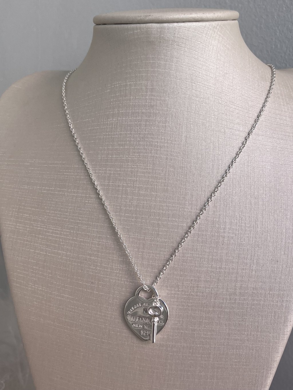 COLAR TIFFANY CHAVE 50CM