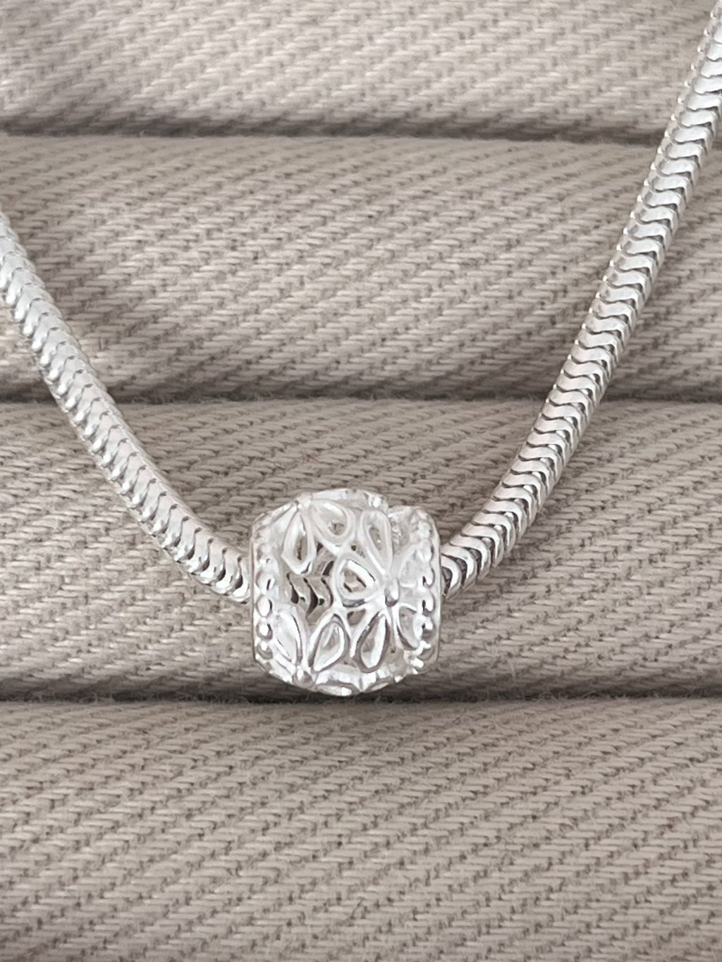 BERLOQUE SEPARADOR FLORES VAZADAS