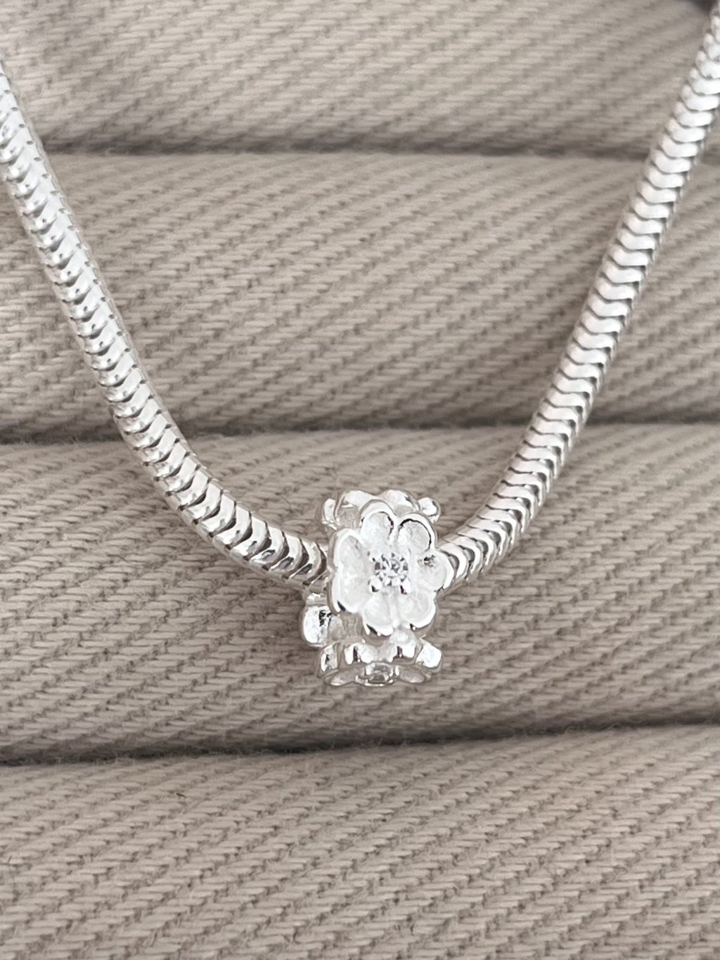 BERLOQUE SEPARADOR FLORES PEDRA