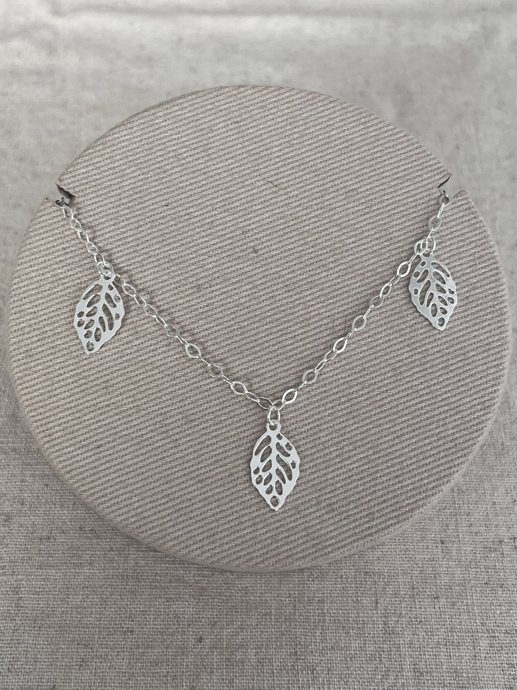 PULSEIRA FOLHAS 18,5CM