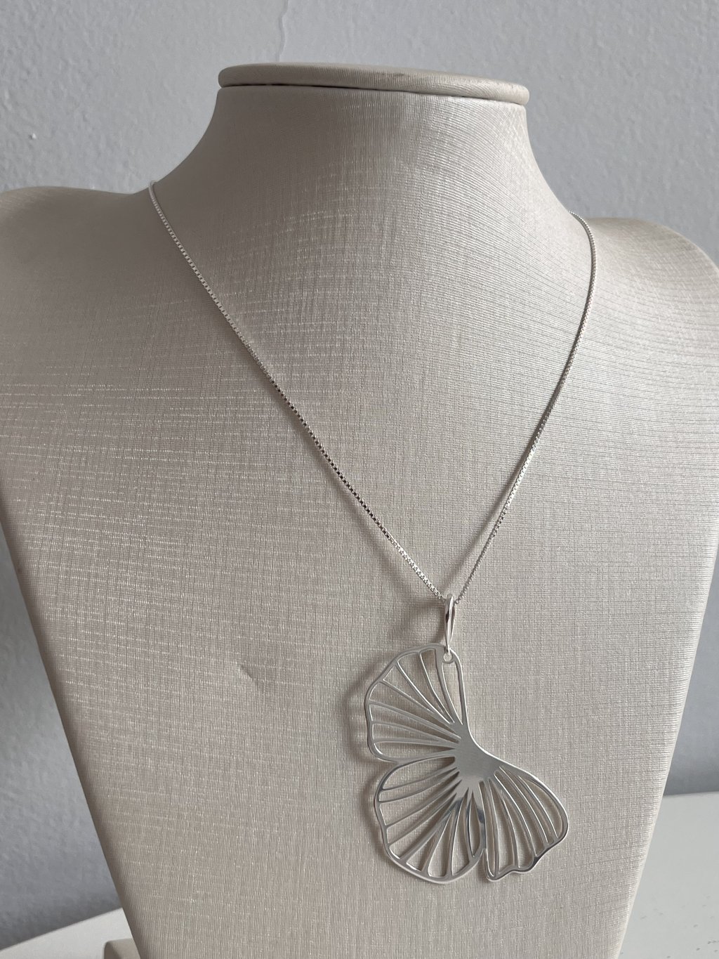 COLAR FLOR VAZADA METADE 45CM