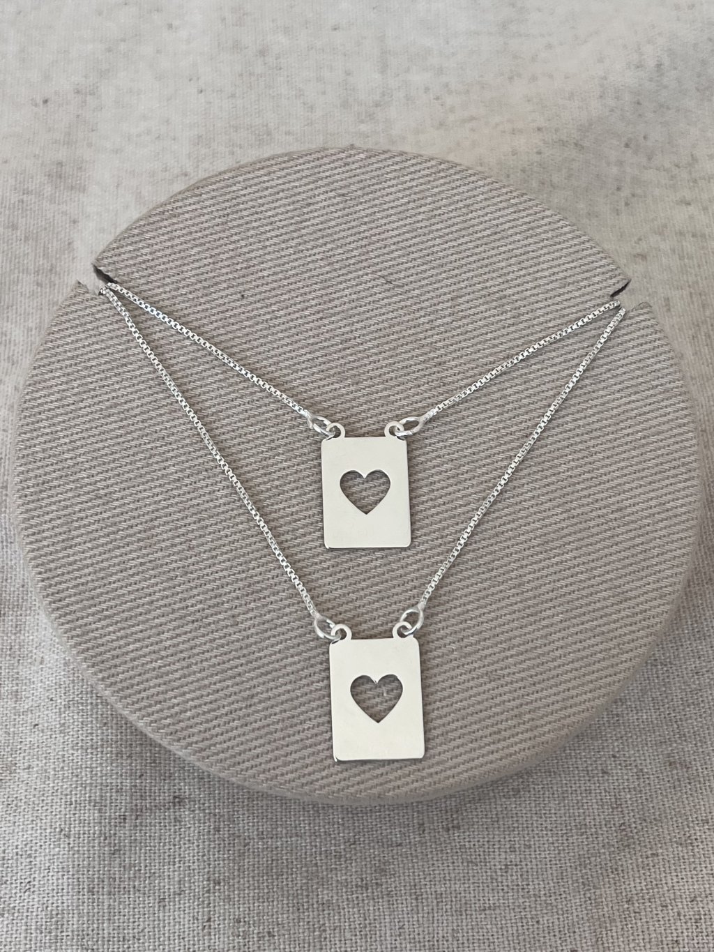 ESCAPULÁRIO CORAÇÃO PLAQUINHA 60CM