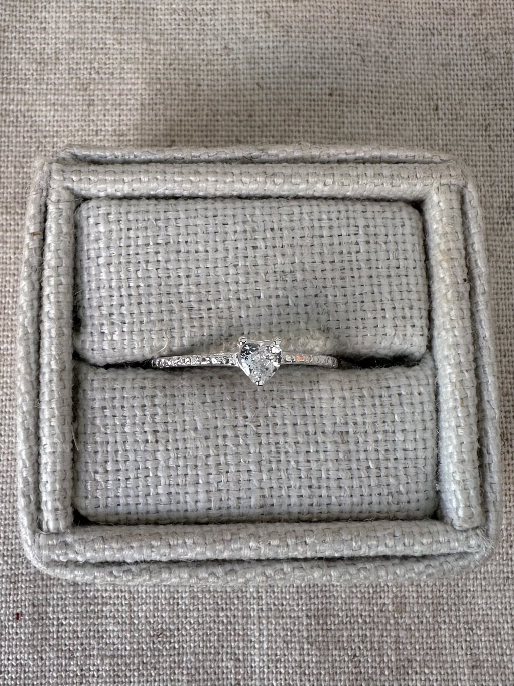 ANEL CORAÇÃO PEDRA 