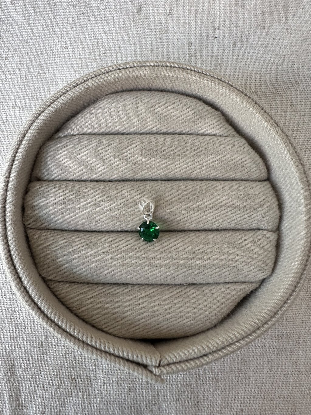 PINGENTE PONTO LUZ VERDE 