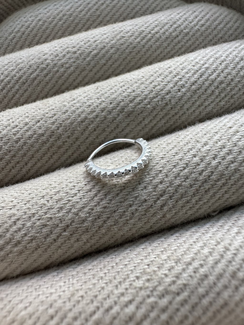 PIERCING ARGOLA CRAVEJADA 1CM