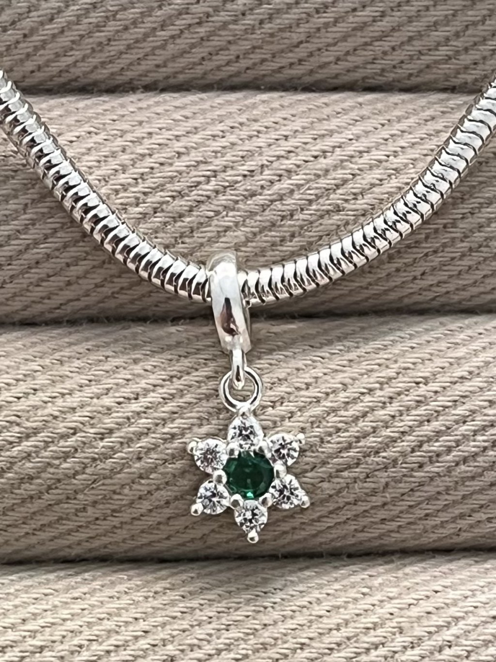 BERLOQUE FLOR PEDRA VERDE 