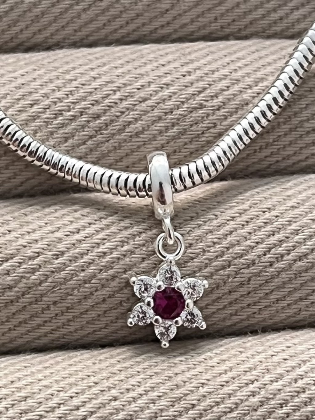 BERLOQUE FLOR PEDRA ROSA ESCURO 