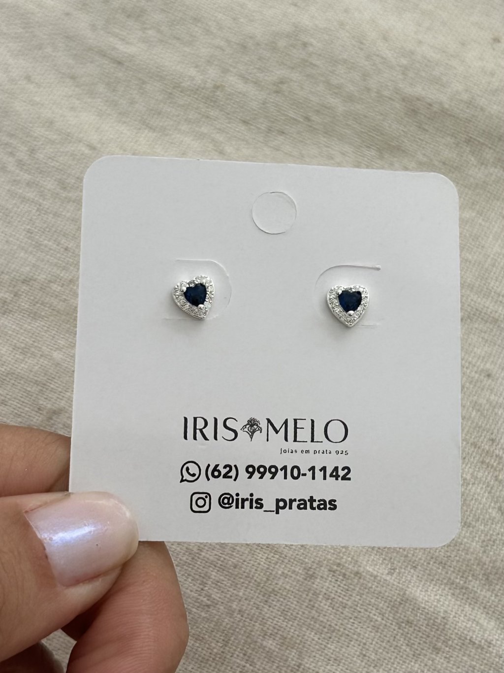 BRINCO CORAÇÃO CRAVEJADO PEDRA AZUL ESCURO 