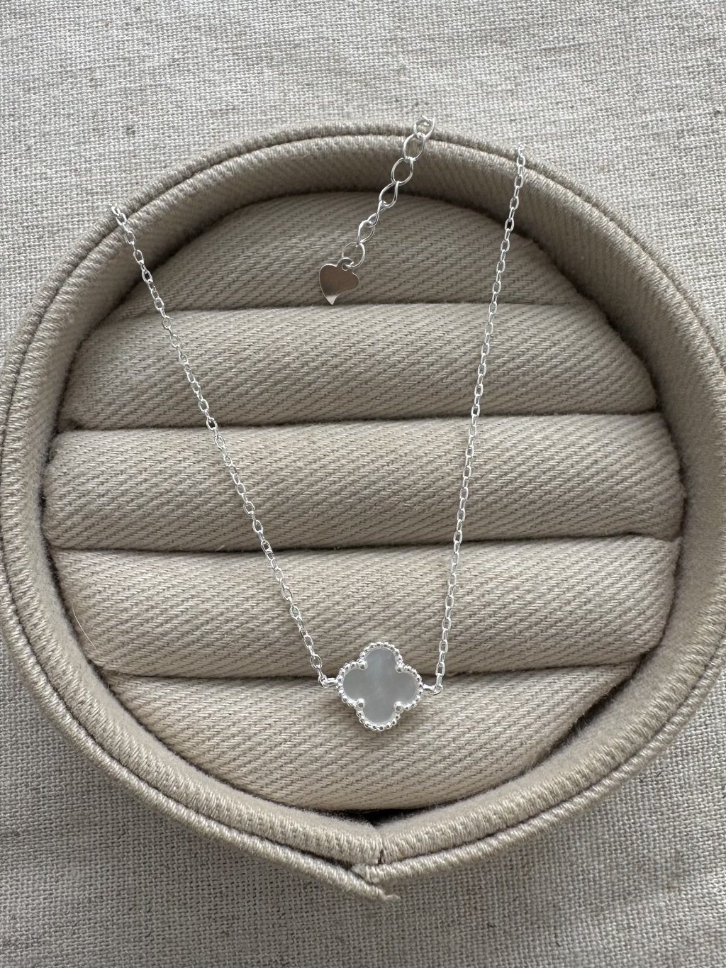 PULSEIRA TREVO MADREPÉROLA 16+5CM