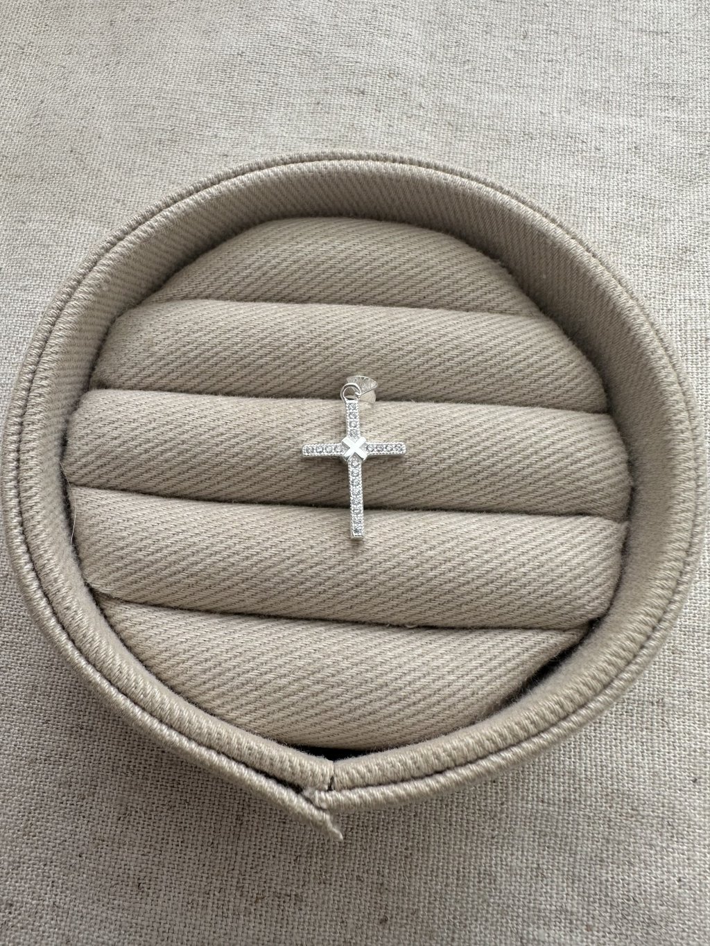 PINGENTE CRUZ PEDRAS 