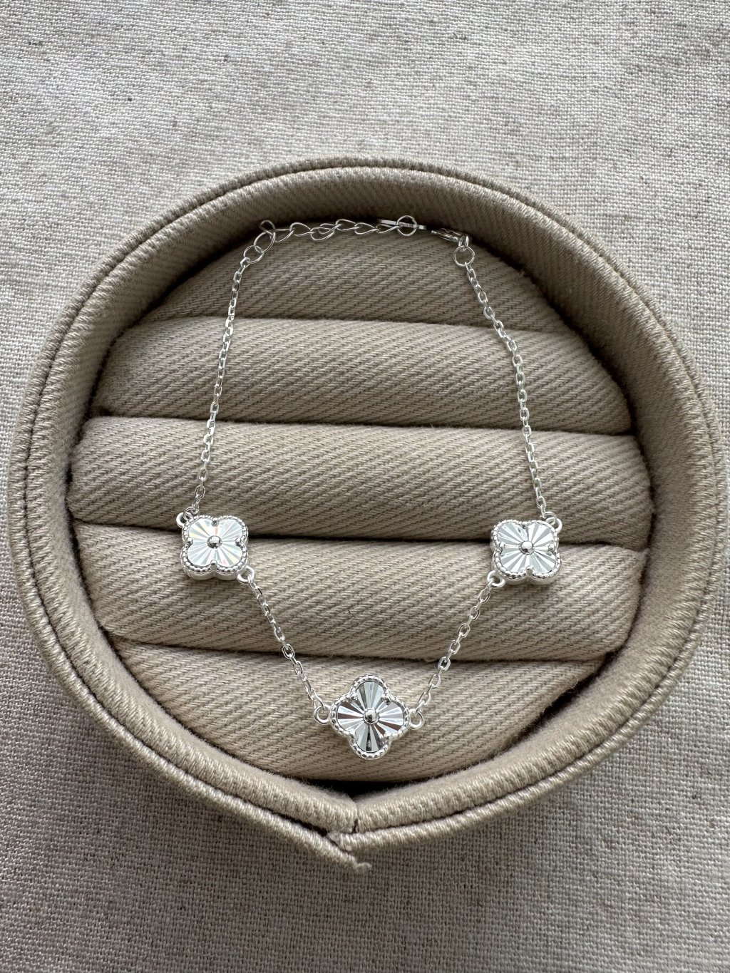 PULSEIRA TREVOS 18CM 