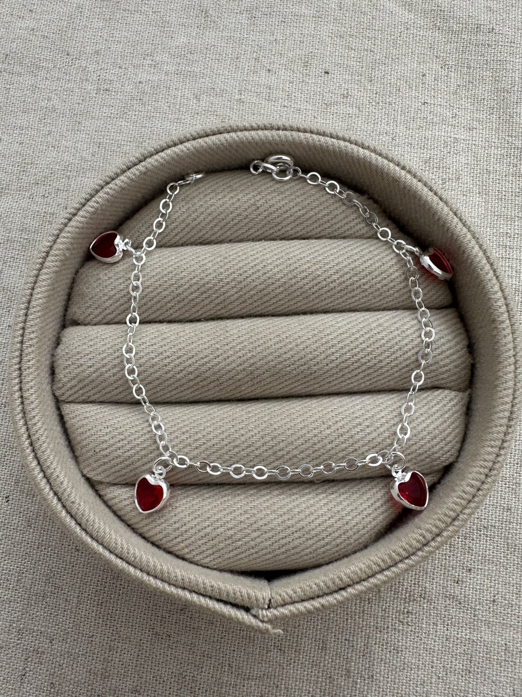 PULSEIRA CORAÇÕES VERMELHOS 18CM