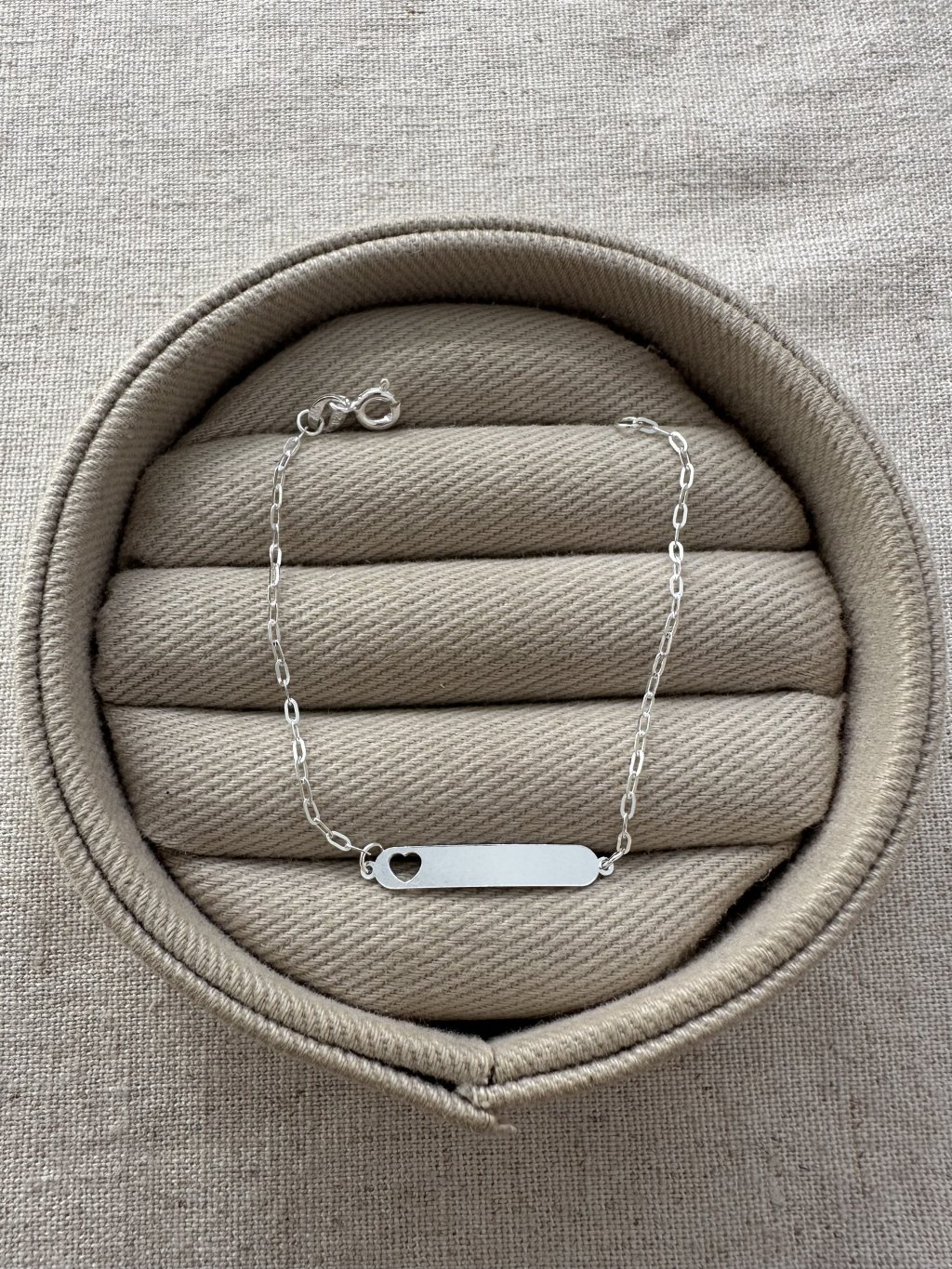 PULSEIRA INFANTIL PLAQUINHA CORAÇÃO 14,5CM