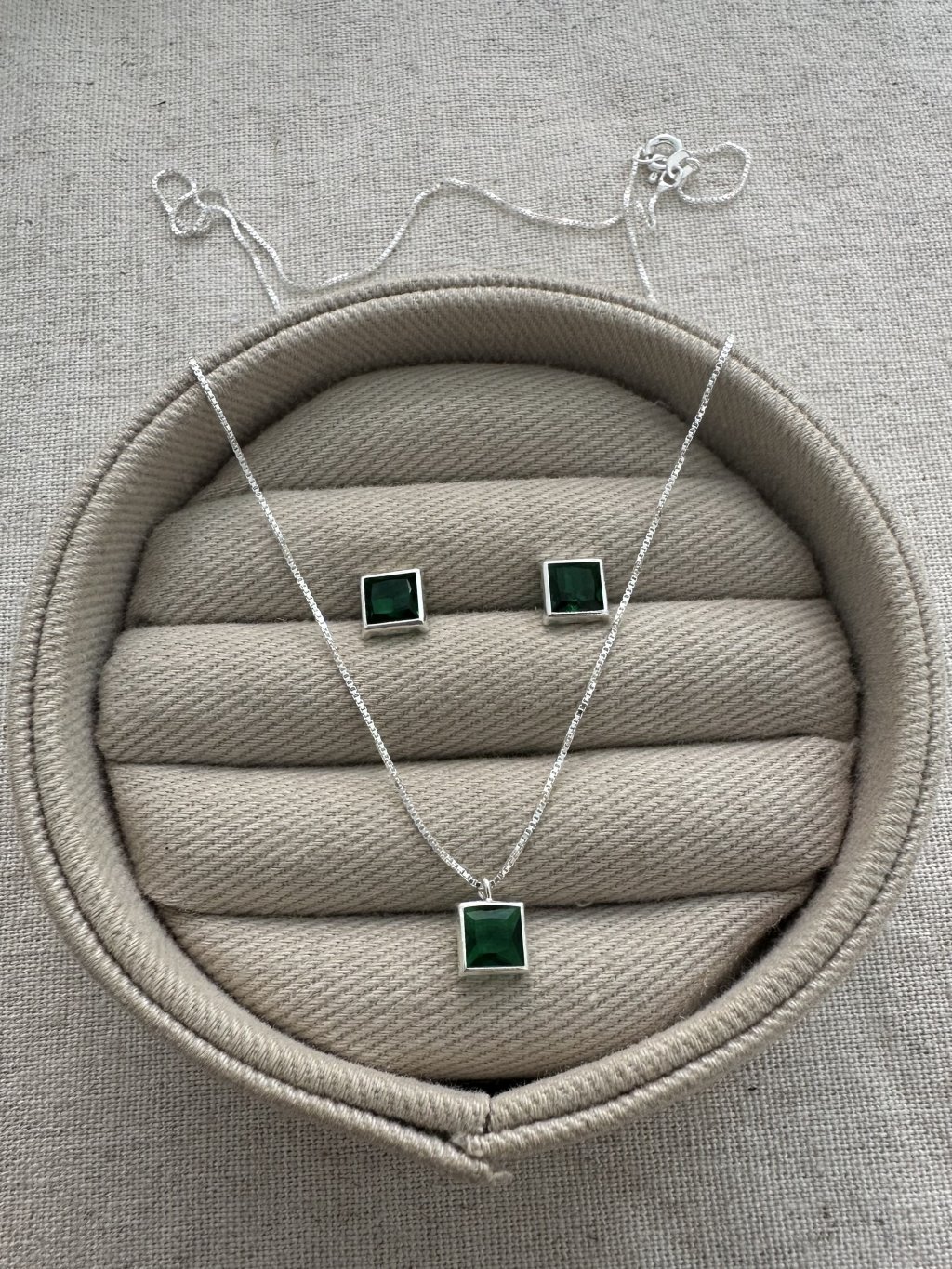 CONJUNTO QUADRADO PEDRA VERDE ESCURO 45CM