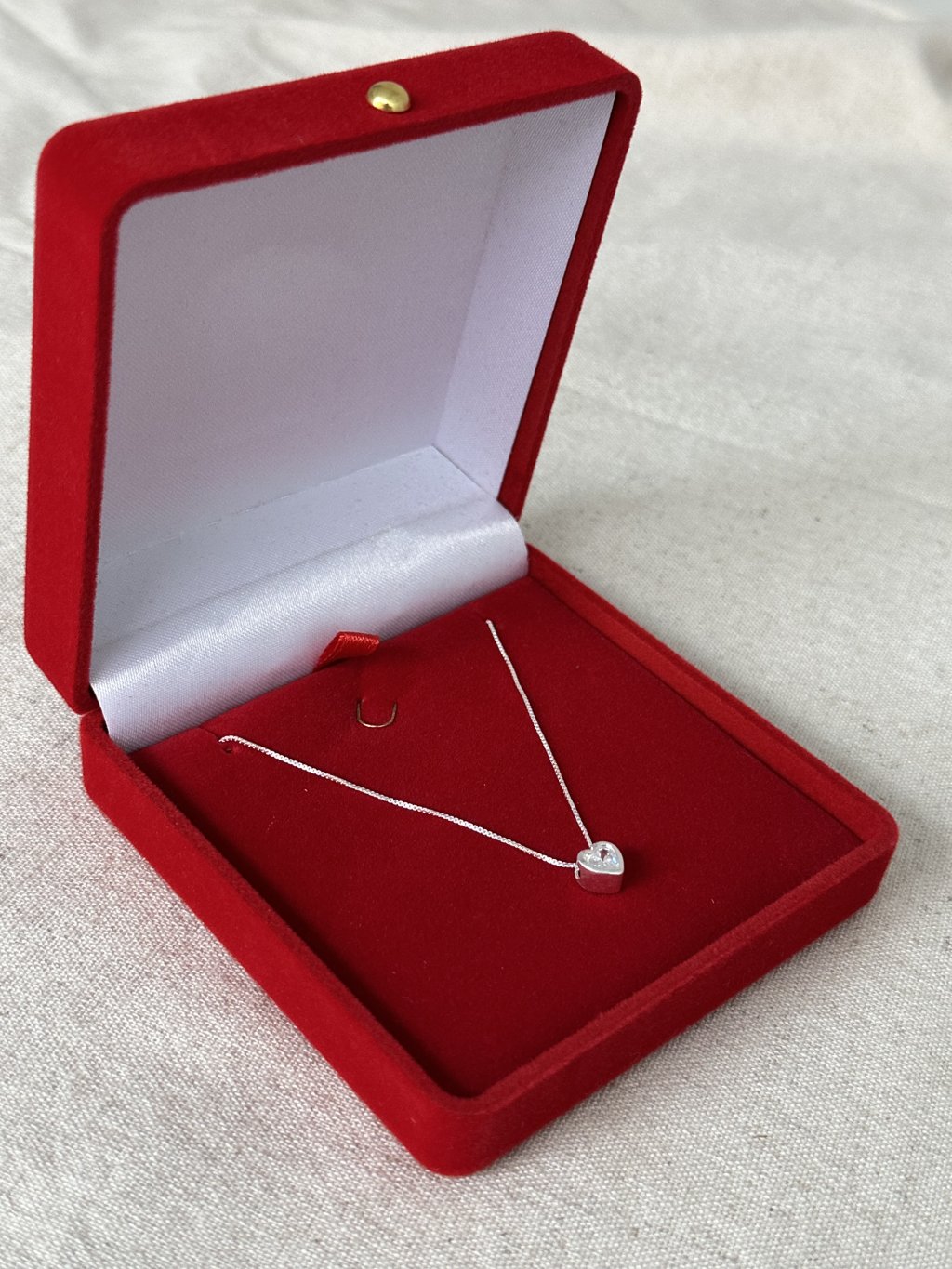 CAIXINHA DE VELUDO VERMELHA