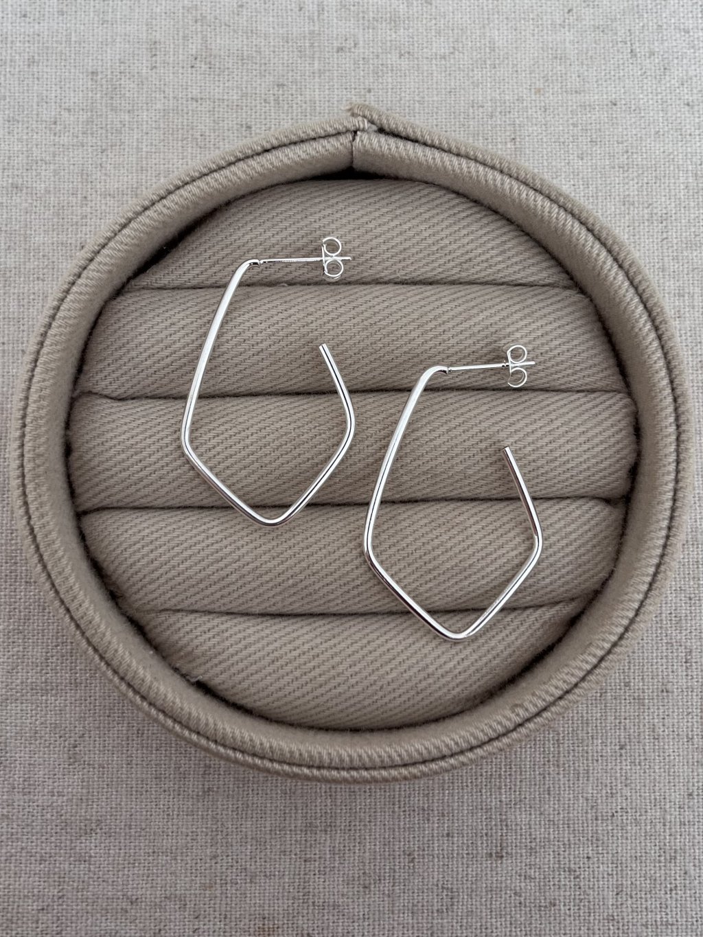 BRINCO ARGOLA GOTA TARRAXA