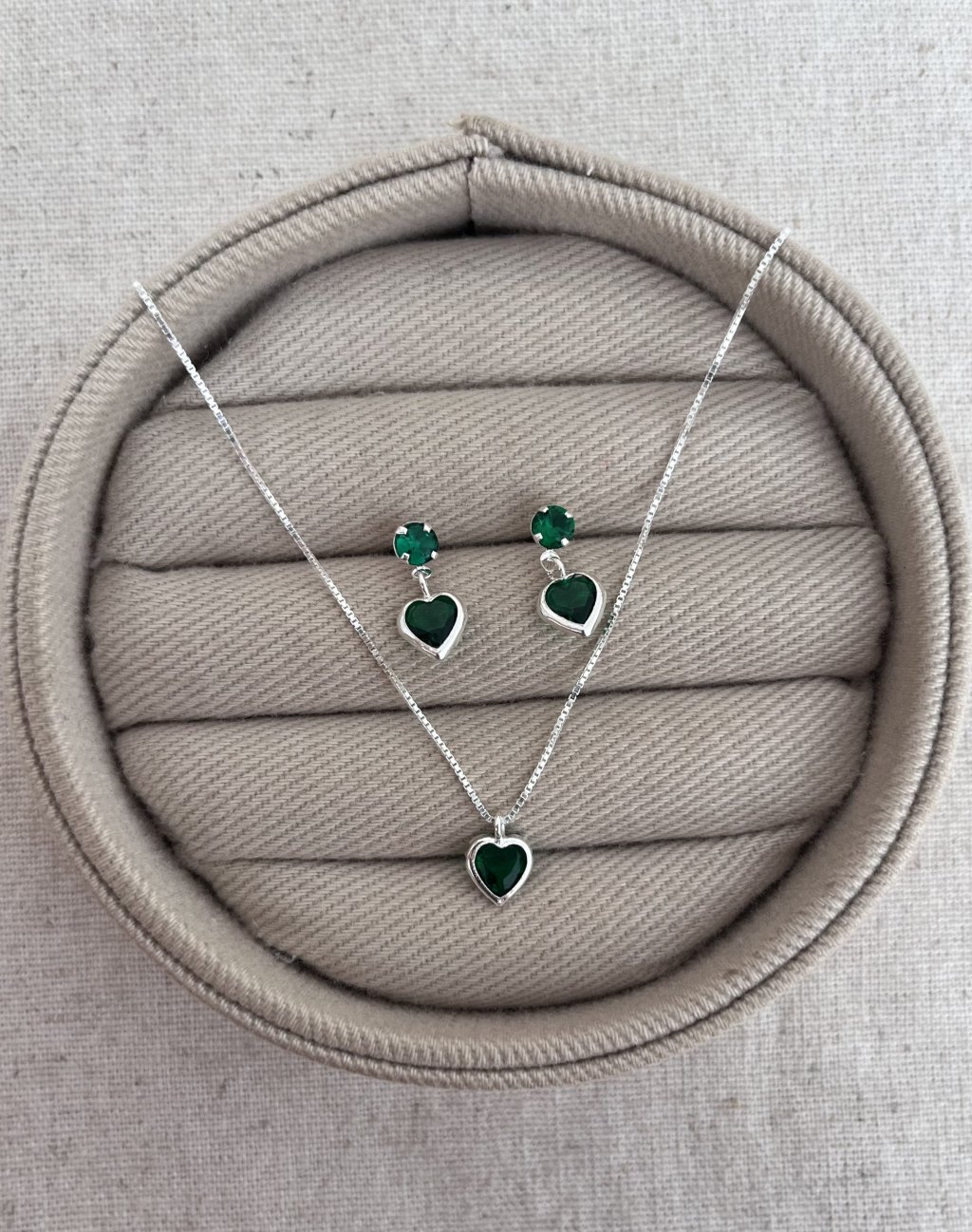 CONJUNTO CORAÇÃO PEDRA VERDE ESCURO 45CM
