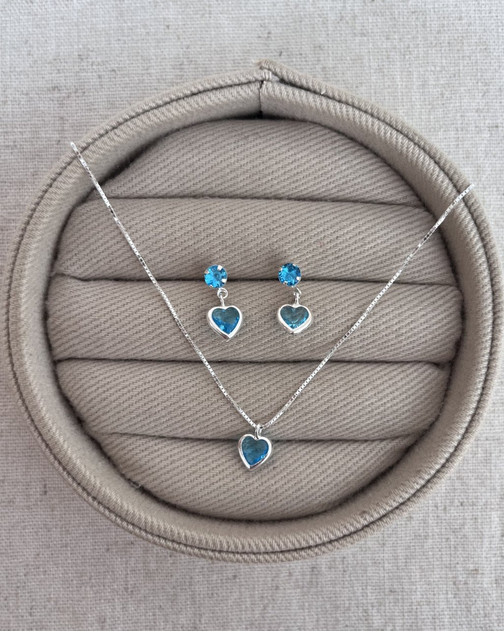 CONJUNTO CORAÇÃO PEDRA AZUL CLARO 45CM