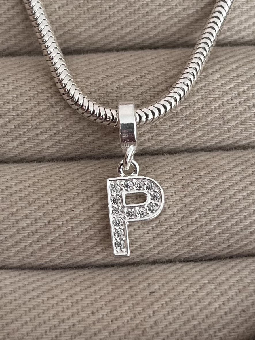 BERLOQUE LETRA P CRAVEJADA 