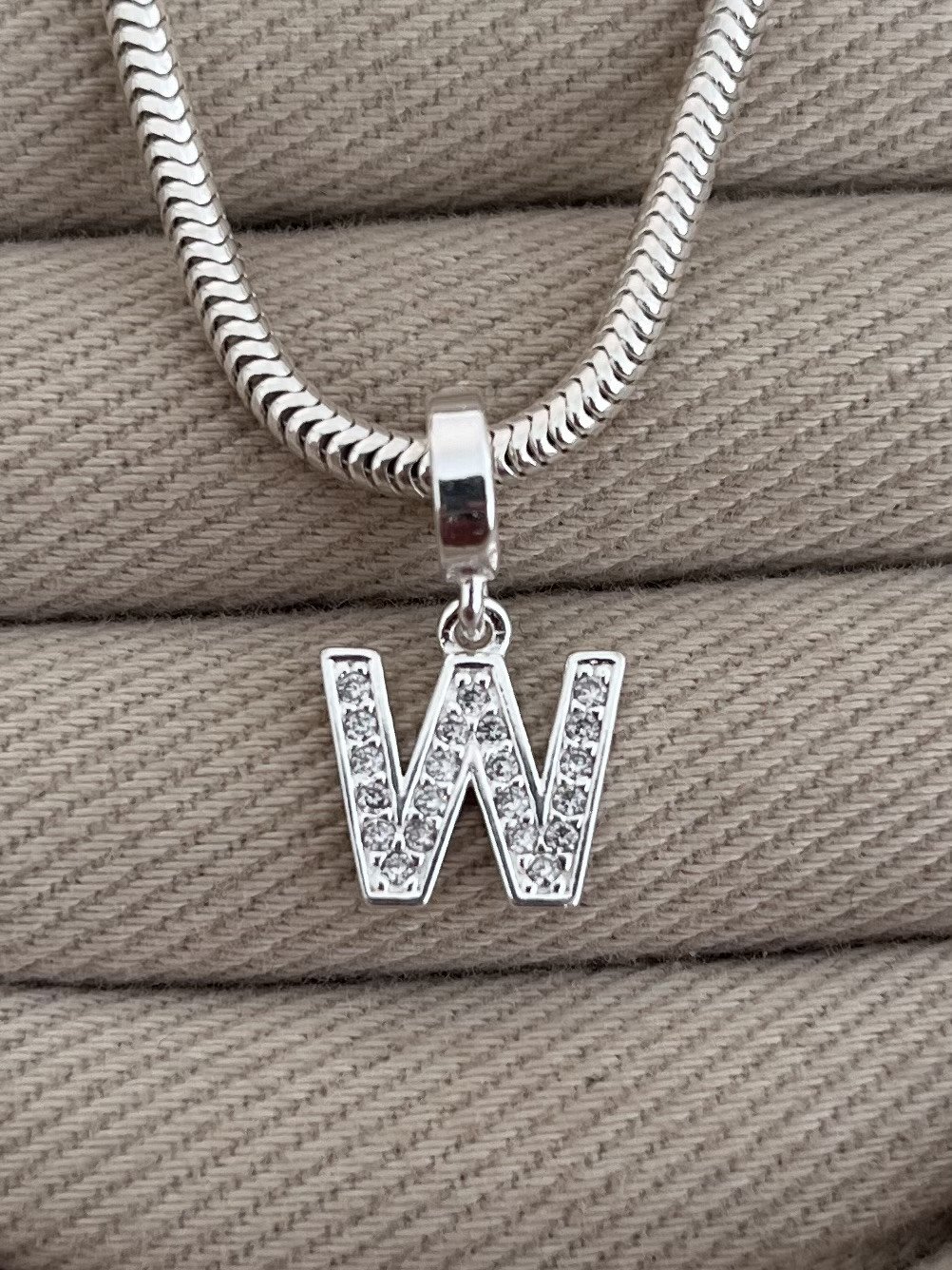 BERLOQUE LETRA W PEDRAS 