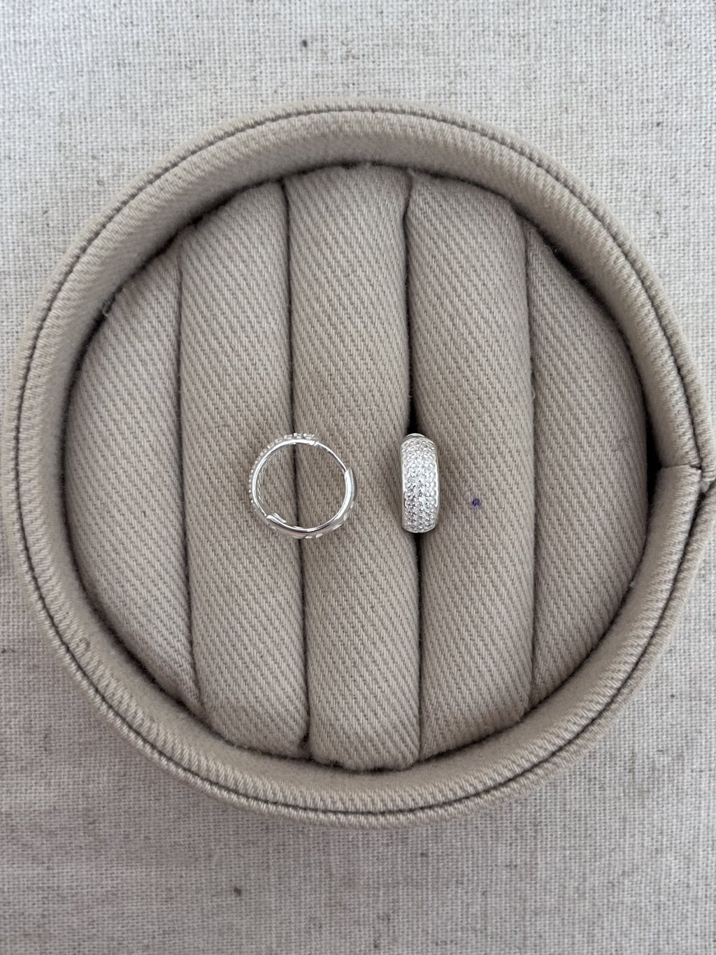 BRINCO ARGOLINHA CRAVEJADA G