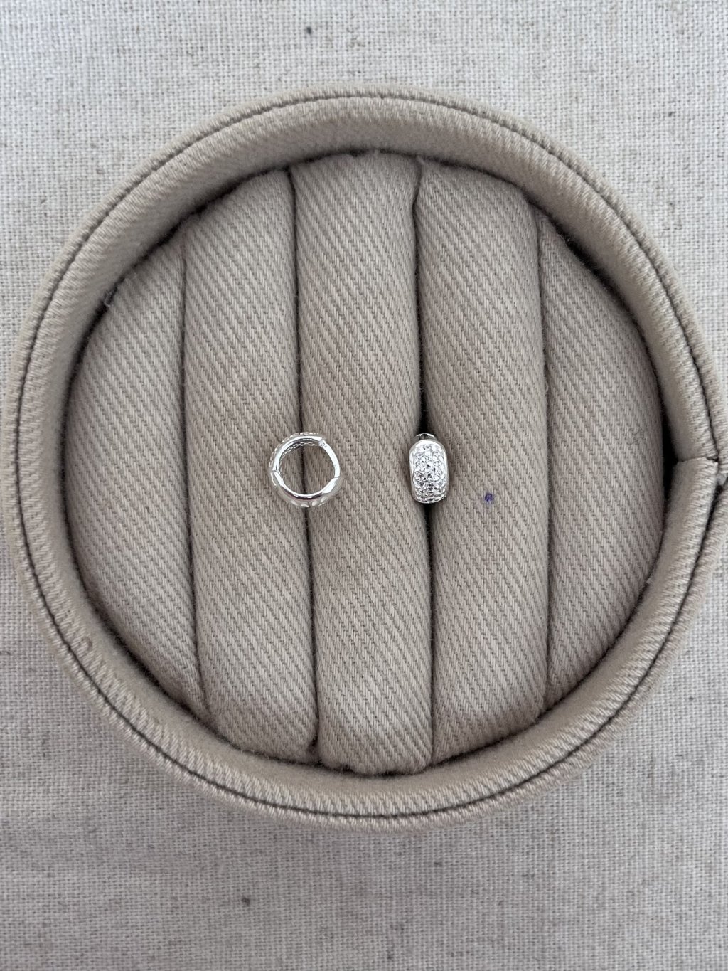 BRINCO ARGOLINHA CRAVEJADA P